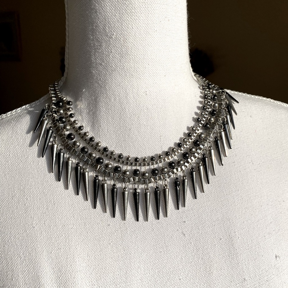 Silver spike and ball necklace. Intricate design & adjustable up to 21 inches.